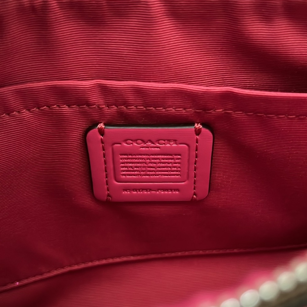 Brand New Coach Signature Ew Pop Crossbody bag with removable zip pouch - Picture 6 of 13